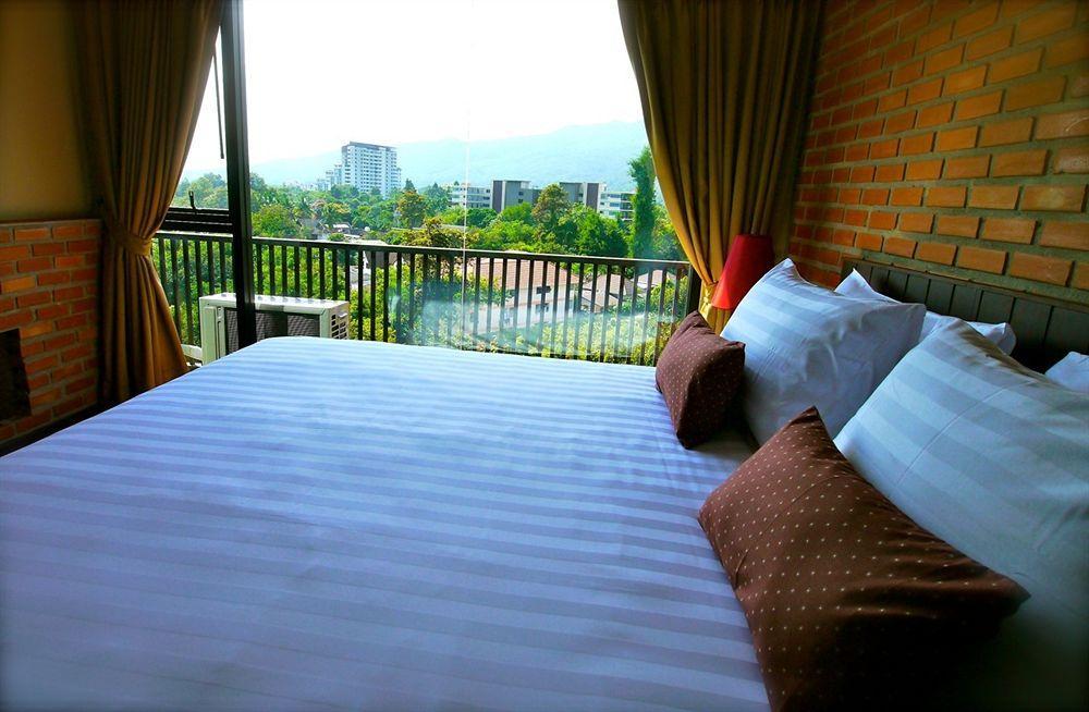 We Valley Hotel Chiang Mai Buitenkant foto